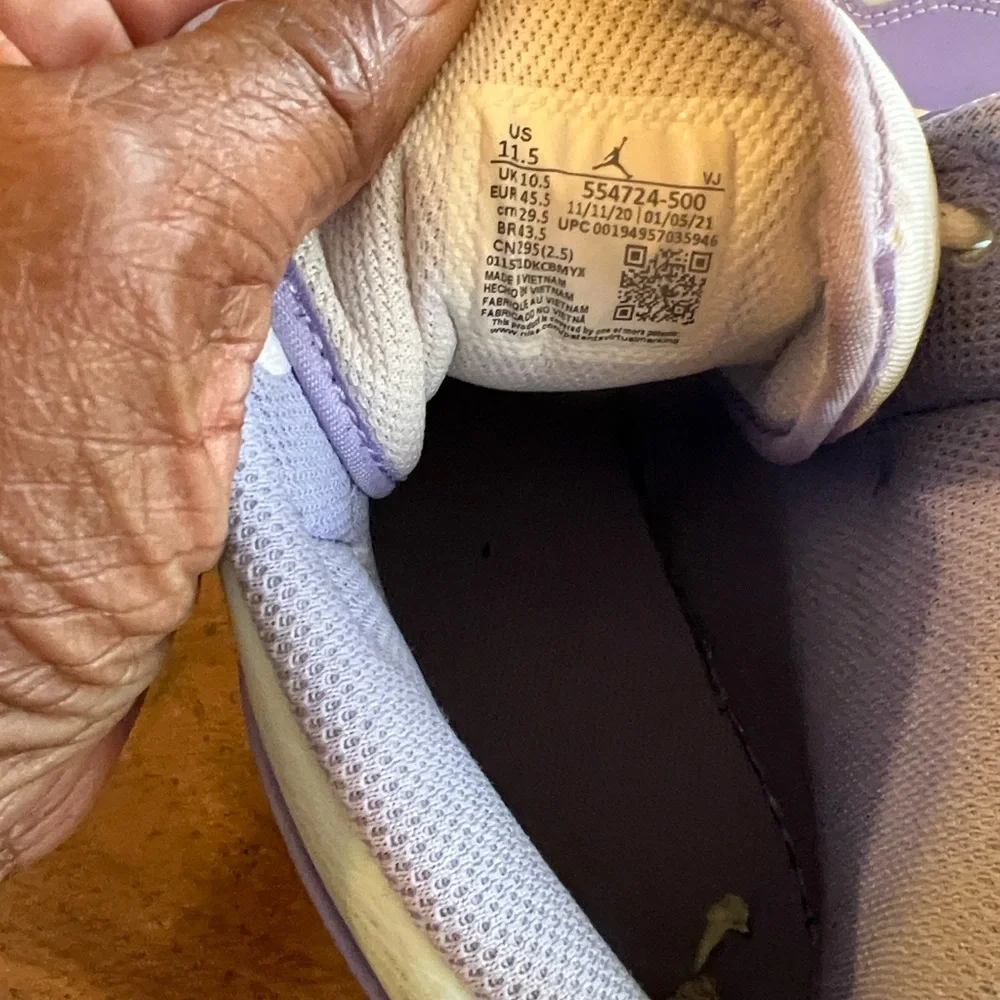 Nike Air Jordan - Picture 2 of 10